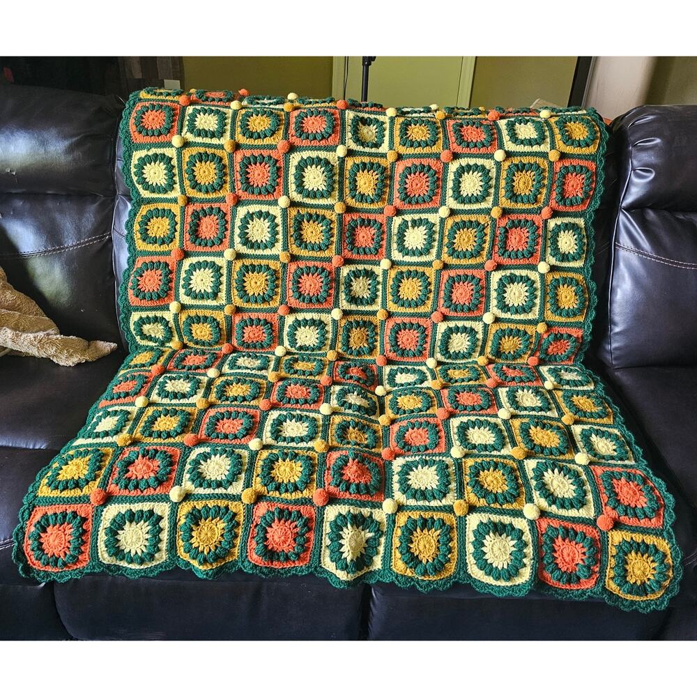GRANNY SQUARE AFGHAN 4' x 6' Crochet Colorful Puff Balls Scalloped Edge GIFT - Picture 4 of 11